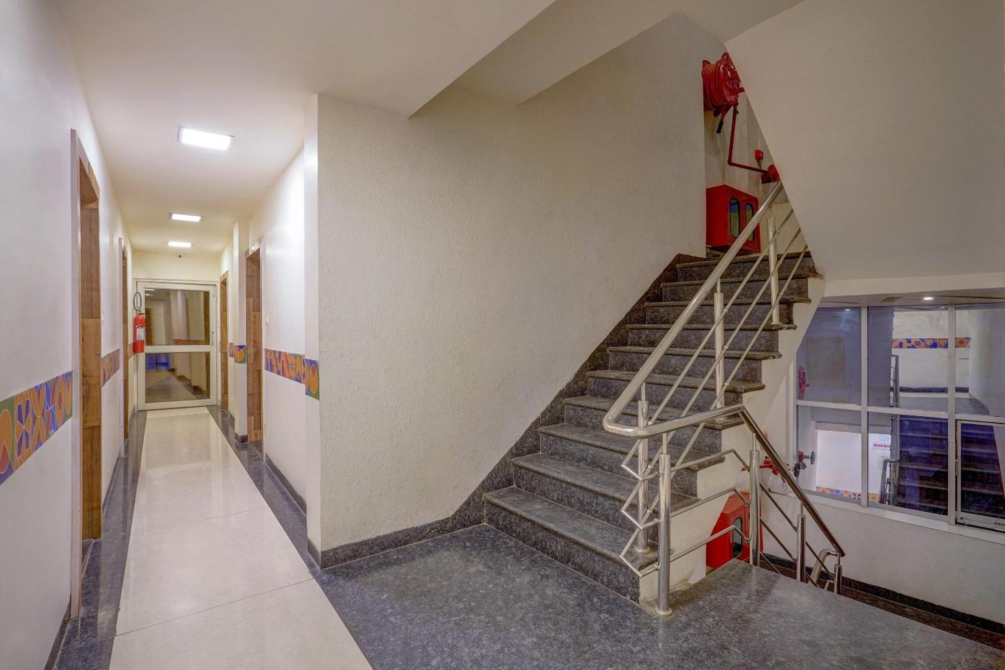 Super Hotel O Traveller Inn 勒克瑙 外观 照片
